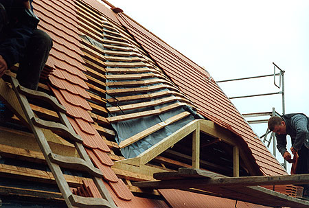 Unterkonstruktion und Eindeckung einer Fledermausgaube